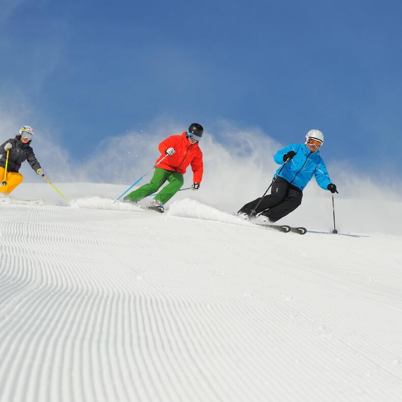 gruppe von skifahrern