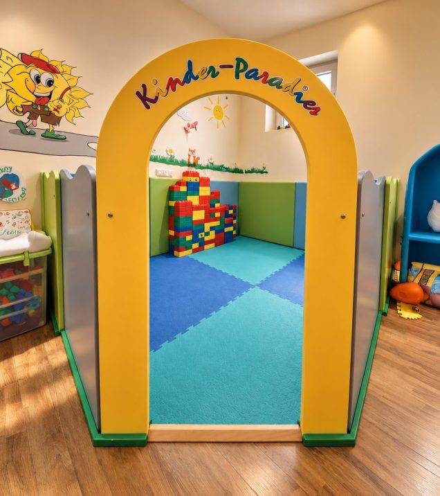 Entrance arch to the Kinder-Paradies with a softplay area at Hotel DreiSonnen in Serfaus
